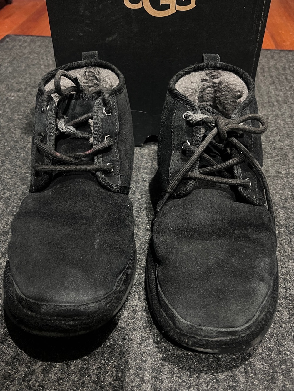 UGG Men's Black Suede Neumel Chukka Boots with Shearling Lining Size 10